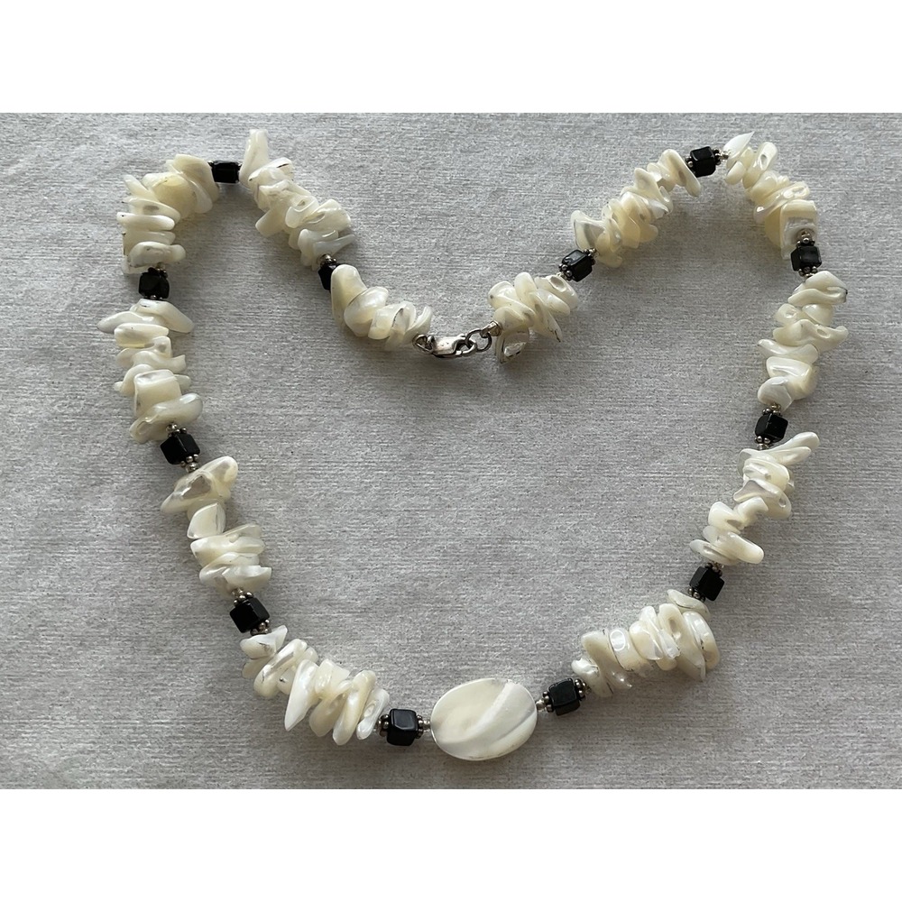 Vintage mother-of-pearl chip bead necklace 925 Sterling Clasp Vintage Estate